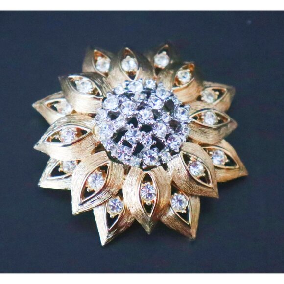 Vintage Mid Century Gold Tone & Rhinestone Brooch Pin Retro - Picture 1 of 4